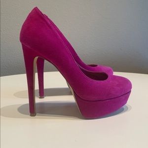 Steve Madden - size 7 - fuschia stiletto pumps